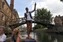 Vi tog en en chauffeured tur i en punt på River Cam med Jasmin fra Scudamore's Punts, Cambridge, Cambridgeshire (20100630_0094).